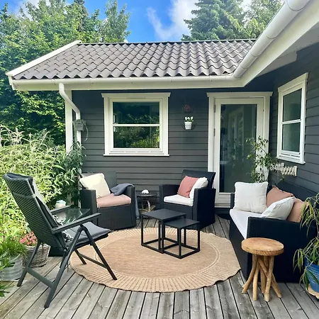 Vibrant Nature Close Near Udsholt Hébergement de vacances *