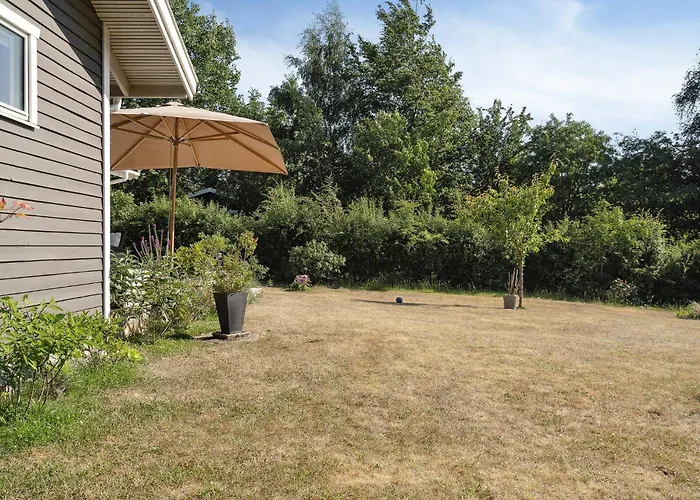 Vibrant Nature Close Near Udsholt Hébergement de vacances Græsted